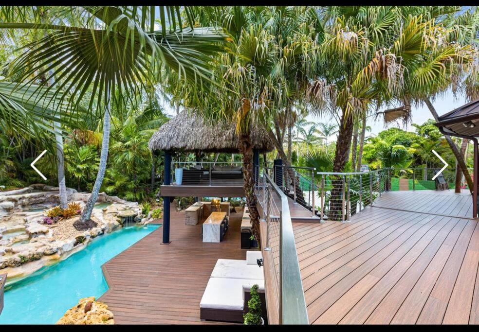 Tropical Oasis Resort Miami Home Exterior foto